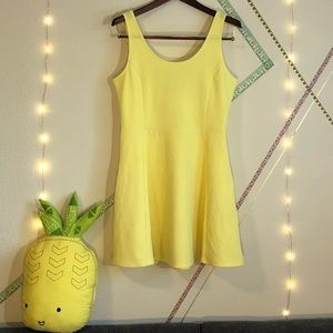 H&M DIVIDED | Yellow Summer Sundress ☀️
